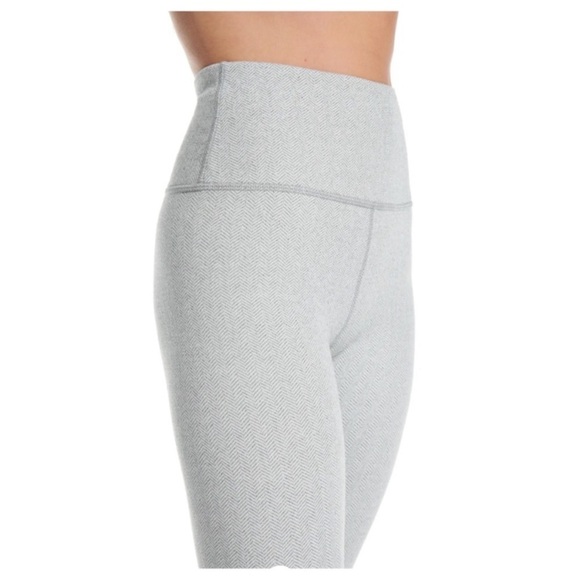 KORAL Seamless Herringbone Jacquard Winter Warm Leggings in Light Gray Size M - Picture 12 of 13